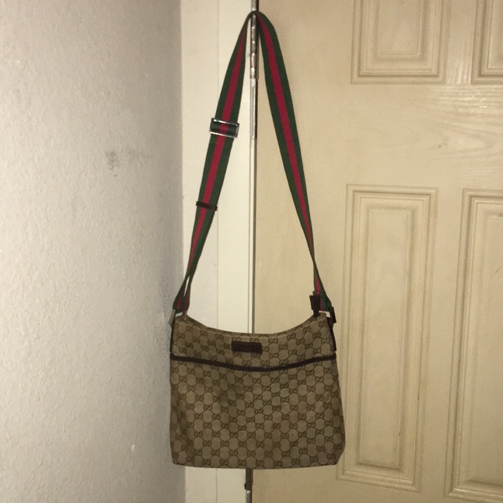Authentic Gucci sling bag.